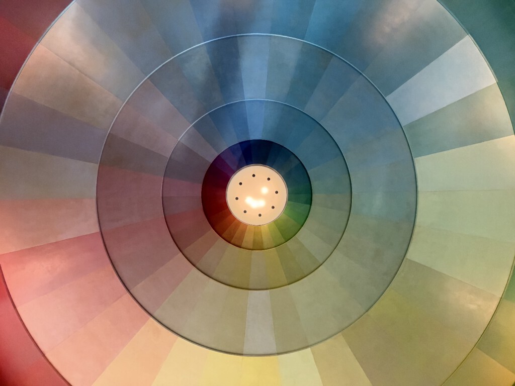 A color wheel representing spectrum of electromagnetic radiation.